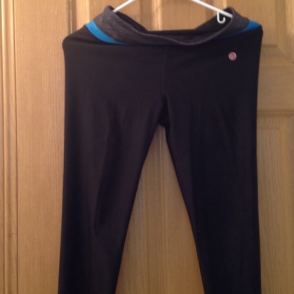 Tight pants - Picture 2 of 3