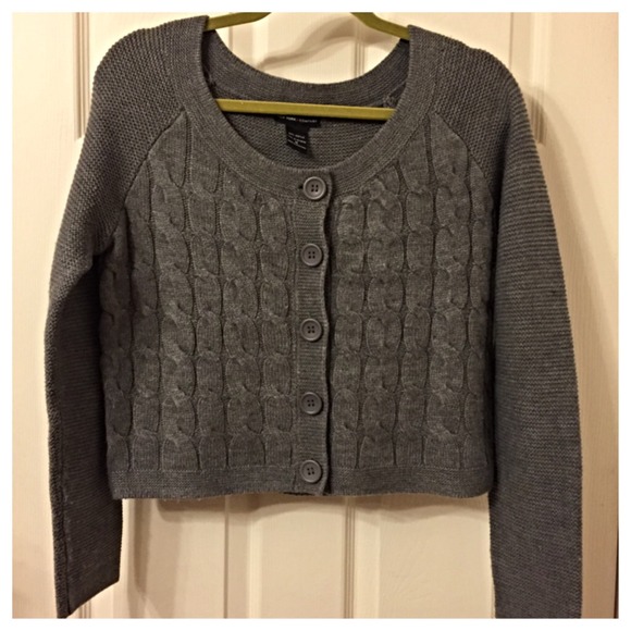 Great gray short cardigan