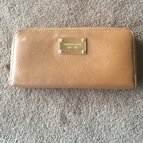 Michael kors wallet
