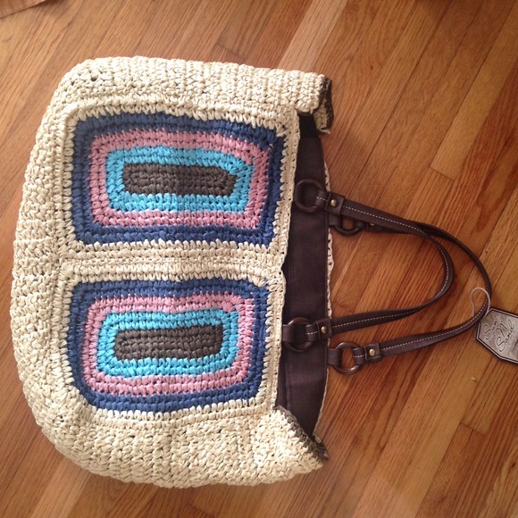 *reduced* Woven tote, brand new!