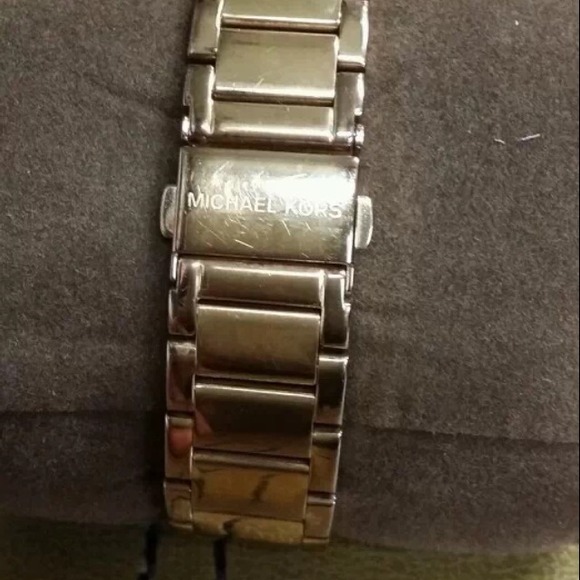Authentic Michael Kors watch - Picture 3 of 4