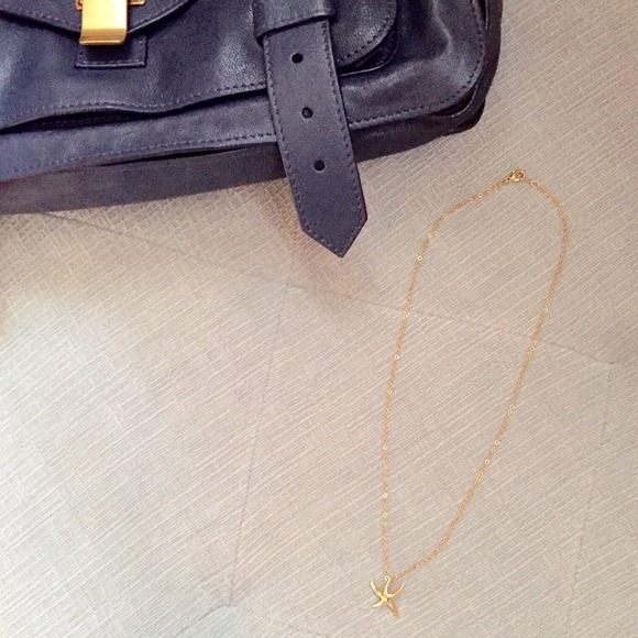 Jewelry - 🎉HP🎉PM EDITOR PICK!⭐️ Starfish Necklace