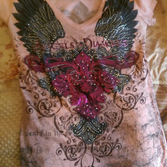 Angels and Diamonds v neck short sleeve