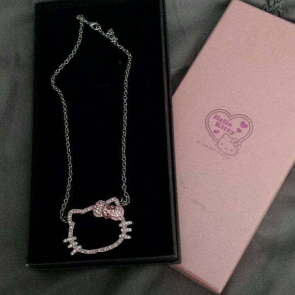 Hello Kitty necklace