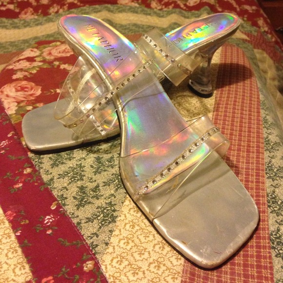 Iridescent sparkly pumps