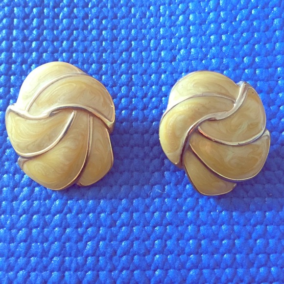 Mustard Vintage Earrings