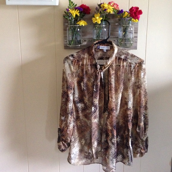 Jennifer Lopez blouse 🚫SOLD🚫