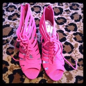 Womens 7.5 wedges super cute!