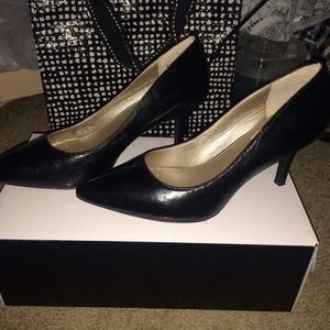 Alfani black pumps