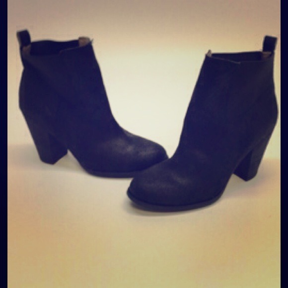 Sole society Juliane hough booties