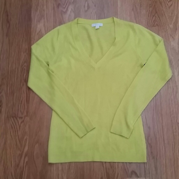 Lime green sweater - Picture 1 of 4
