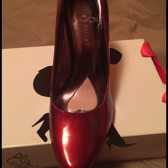 SOLD!! Paris Hilton Red Pumps - Picture 2 of 4
