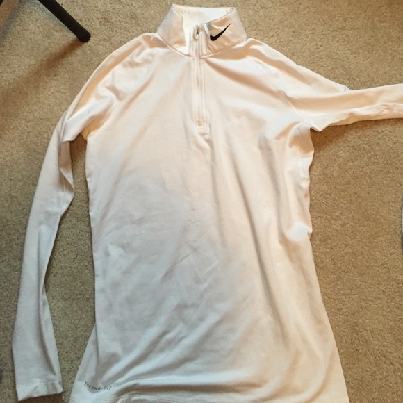 Nike top