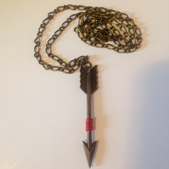 Arrow Necklace 23"
