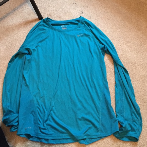 Nike top