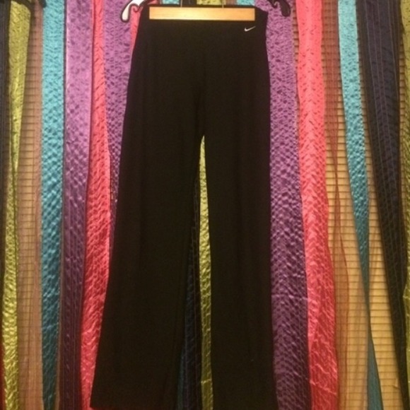 NWOT Nike Dri Fit bootcut yogas