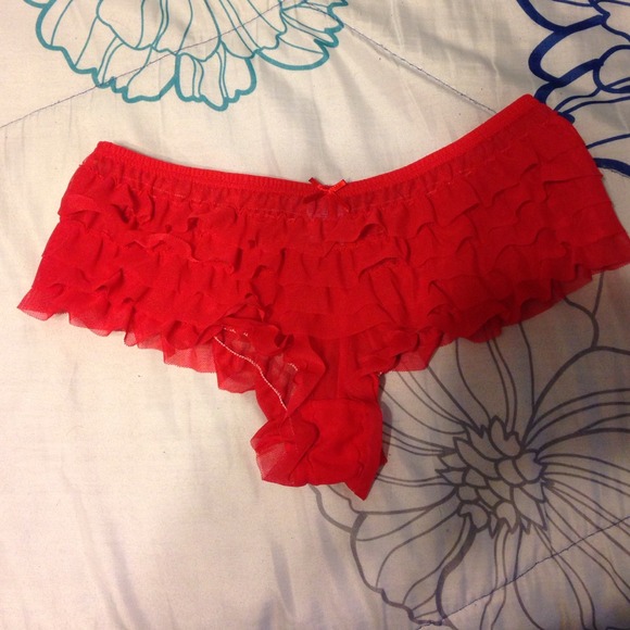 NWOT red ruffle panties!