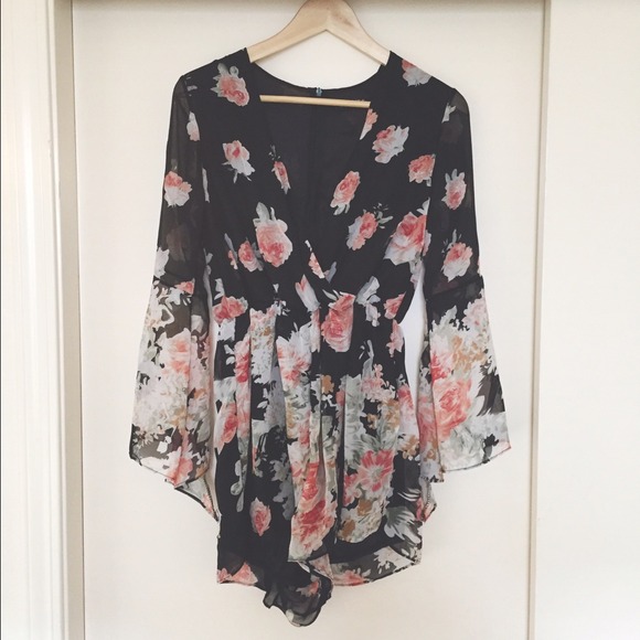 Floral bell sleeve romper - NWT