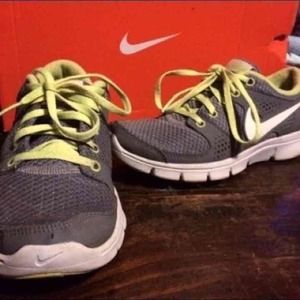 Nike flex runs 2 on hold