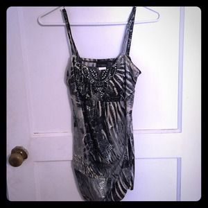 Beautiful detailed daytrip XS top from Buckle