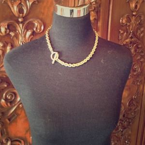 Gold toggle necklace