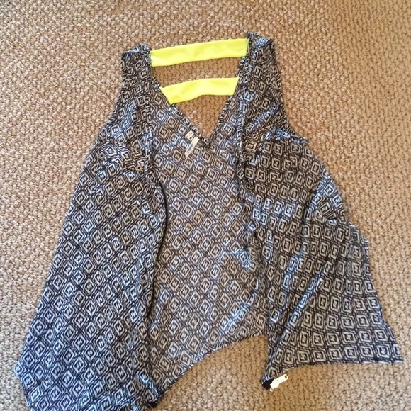 Zip up tank