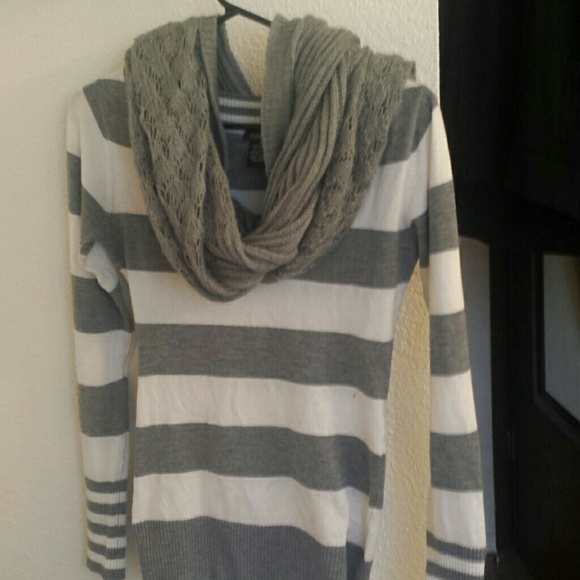 Super cute rue 21 scarf not included