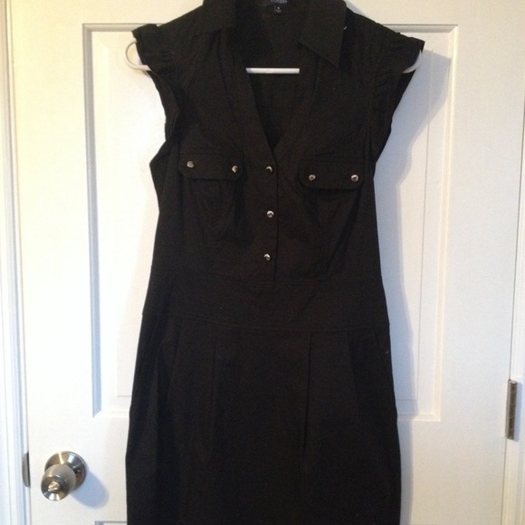Sleeveless black shirt dress. Express