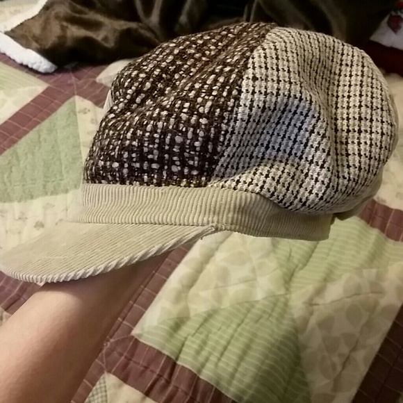 Stylish hat - Picture 2 of 2