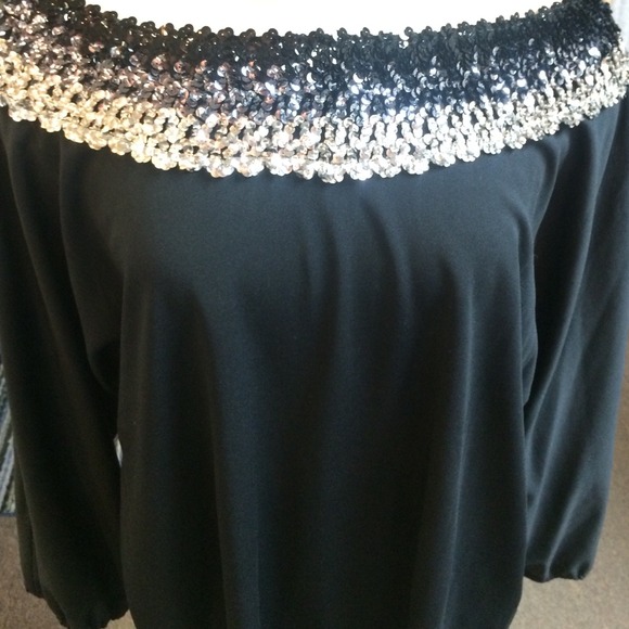 🍀 A.T. Ample Togs Top🍀 - Picture 2 of 4