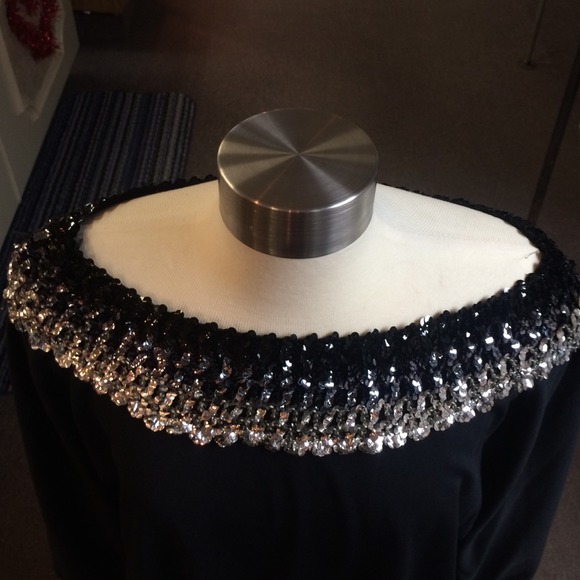 🍀 A.T. Ample Togs Top🍀 - Picture 3 of 4