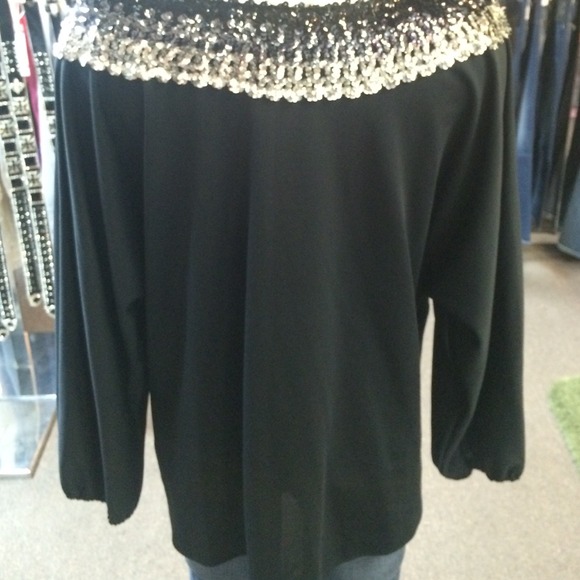 🍀 A.T. Ample Togs Top🍀 - Picture 4 of 4