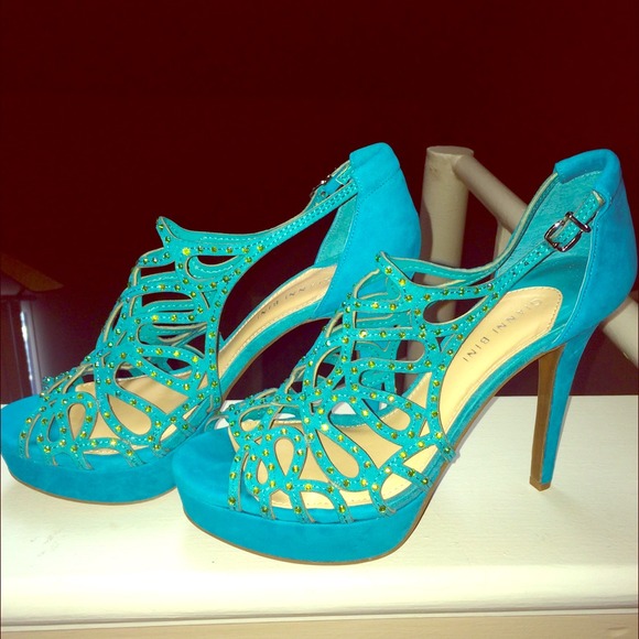 Turquoise Gianni Bini Heels