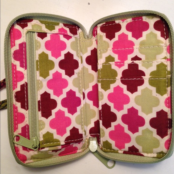 SOLD Vera Bradley Wristlet - Picture 3 of 3