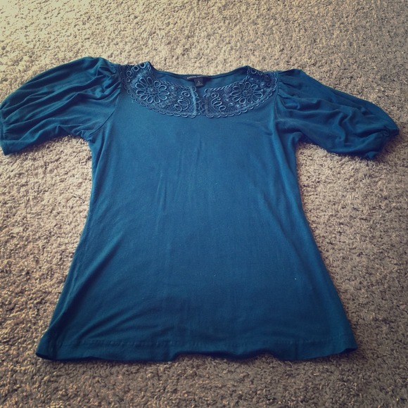 Pre own Banana republic Small dark blue top.