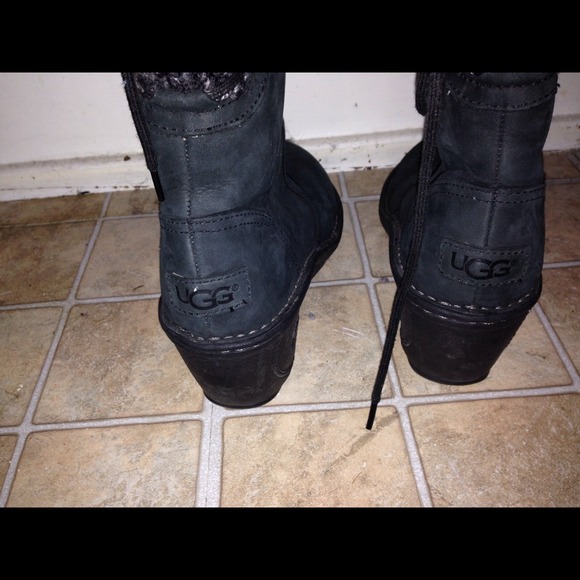 Black wedge heel UGG - Picture 2 of 4