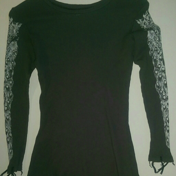 NWOT Lauren Moshi Peacock Thermal Tee Gray