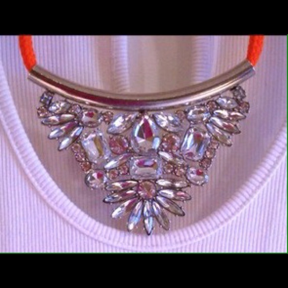 Express Statement Necklace - Picture 2 of 3