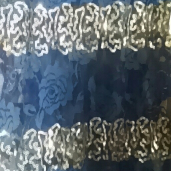 Top - Picture 4 of 4