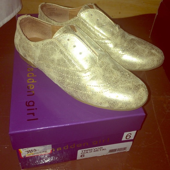 Madden girl Gold oxfords