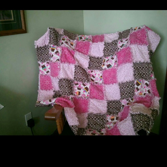 Rag quilts - Picture 1 of 3