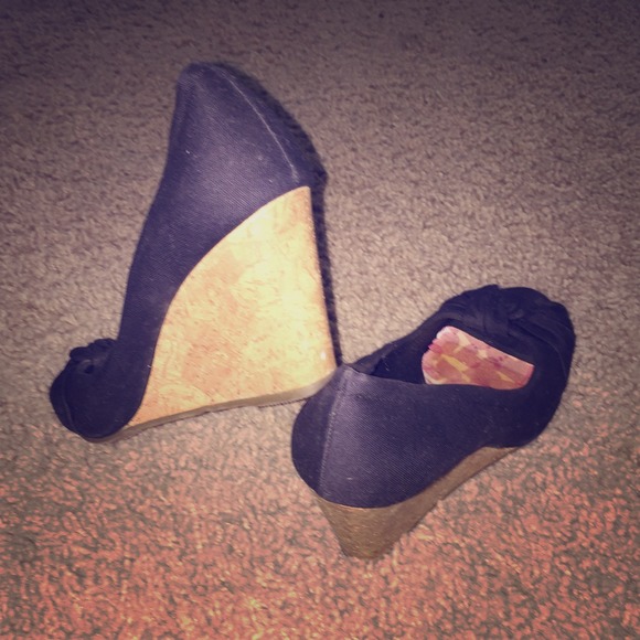 American Eagle by Payless Shoes - Don't fit me.