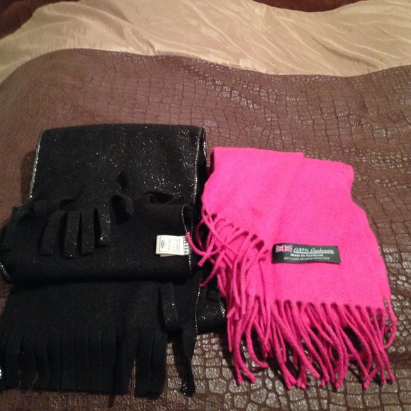 Scarves 15 each obo - Picture 1 of 3