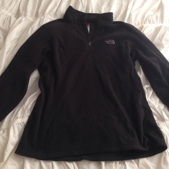 Black Northface half zip fleece