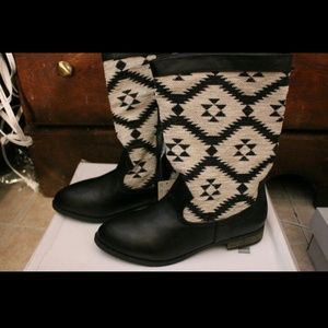 ✨Forever 21 boots best offers✨