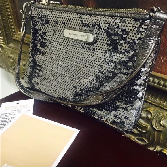 Michael Kors Wristlet