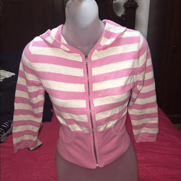 Crop sweater size large pink / silver