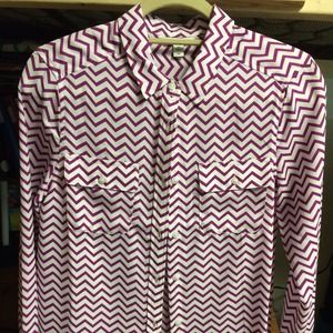 American Eagle Zig-Zag Button Down (purple)