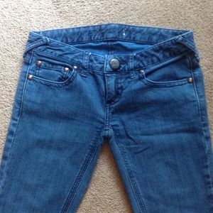 Free people low rise skinny jean w/ bottom zips 25