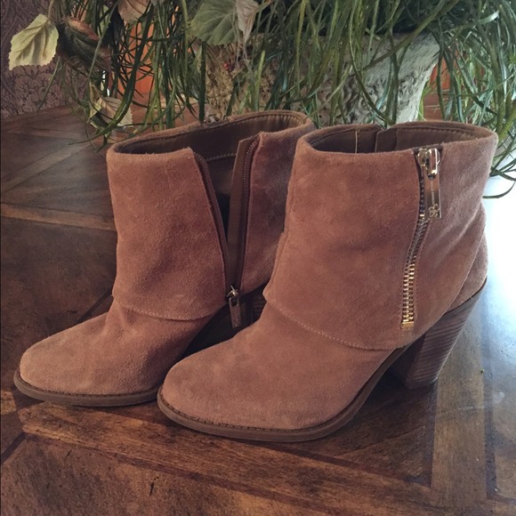 Jessica Simpson boots with zippers